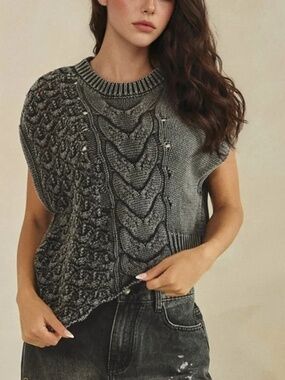 Oli & Hali Mineral Wash Chunky cable knit Uneven hem Sweater Top
